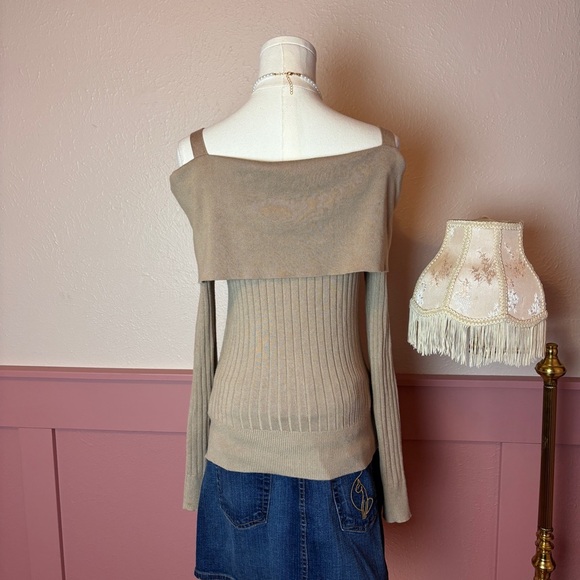 cottage whimsy y2k fold over long sleeve top
Windsor
brown tan
sz Medium - Picture 2 of 10